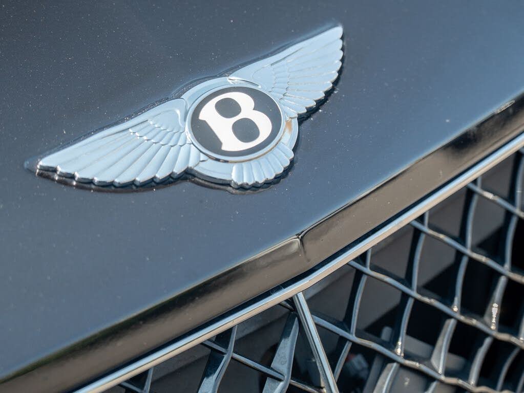 2024 Bentley Bentayga Azure V8 AWD photo 17