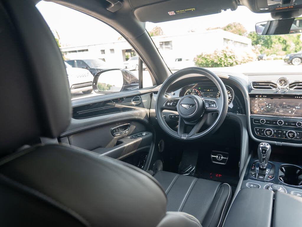2024 Bentley Bentayga Azure V8 AWD photo 20