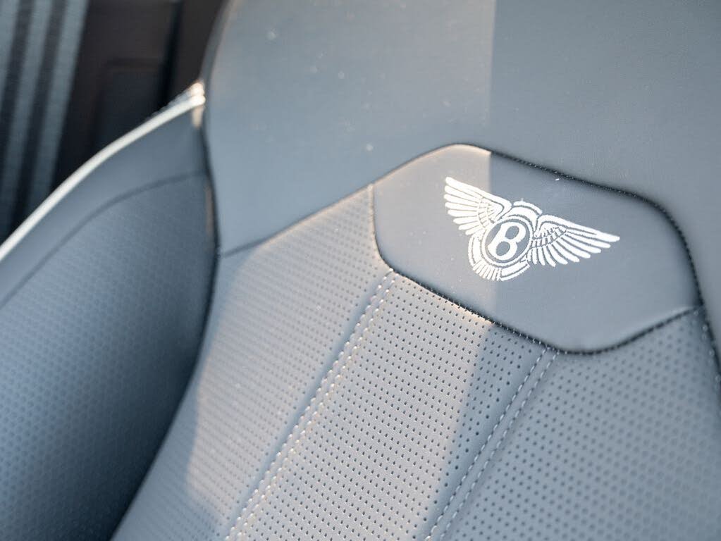2024 Bentley Bentayga Azure V8 AWD photo 22