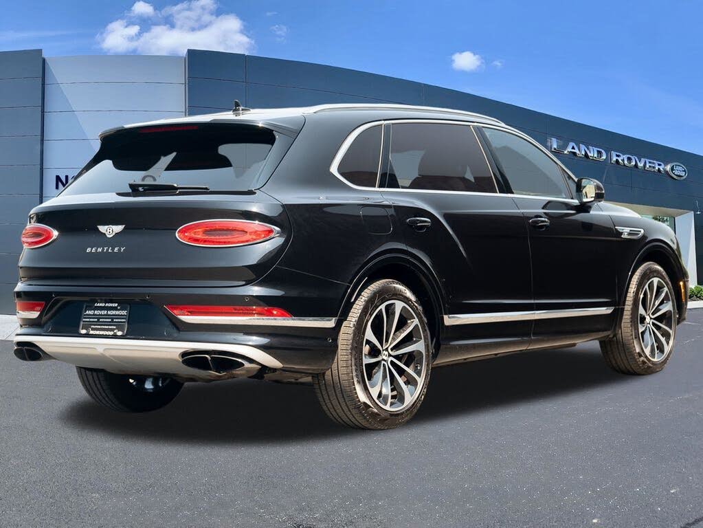 2024 Bentley Bentayga Azure V8 AWD photo 4