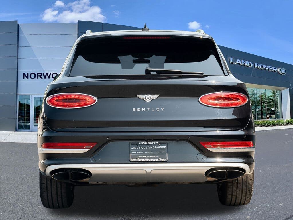 2024 Bentley Bentayga Azure V8 AWD photo 5
