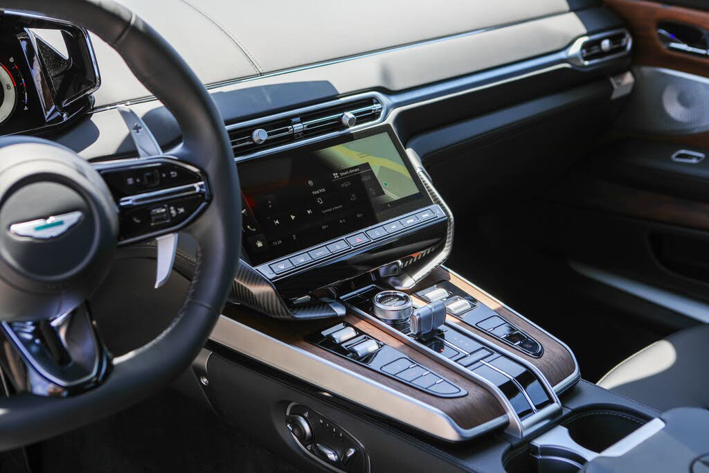 2026 Aston Martin Vanquish Coupe RWD photo 12