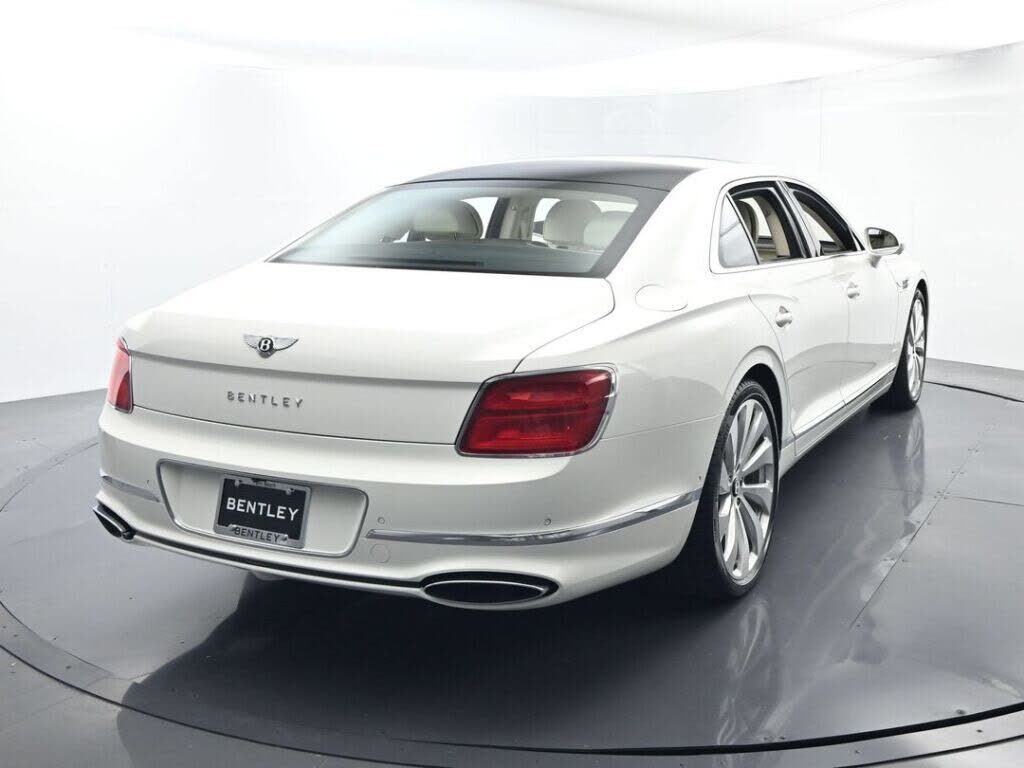 2026 Bentley Flying Spur Azure AWD photo 13