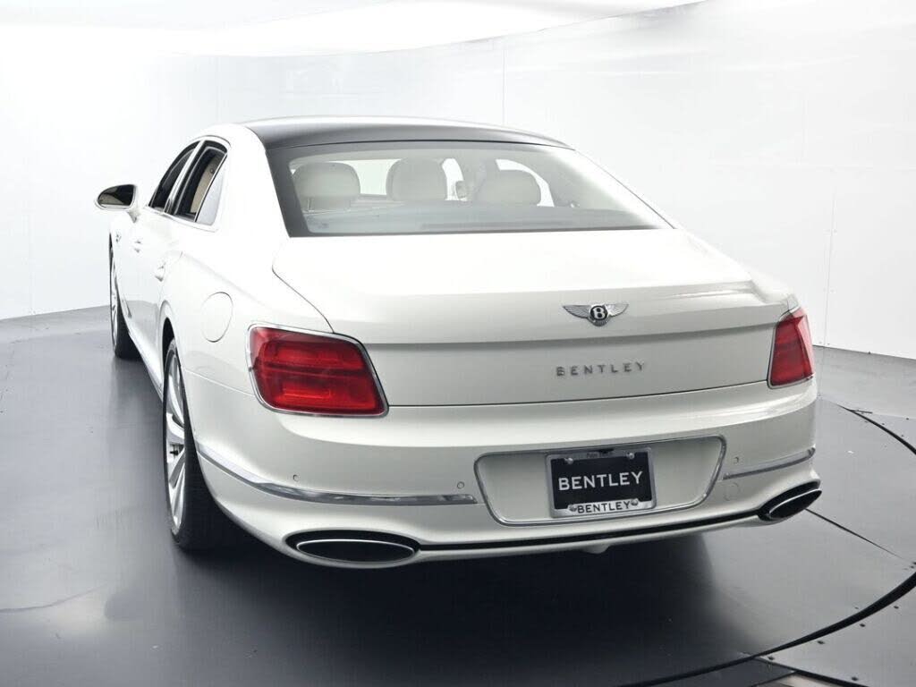 2026 Bentley Flying Spur Azure AWD photo 15