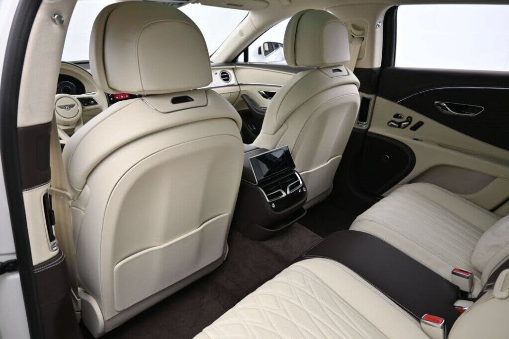 2026 Bentley Flying Spur Azure AWD photo 17