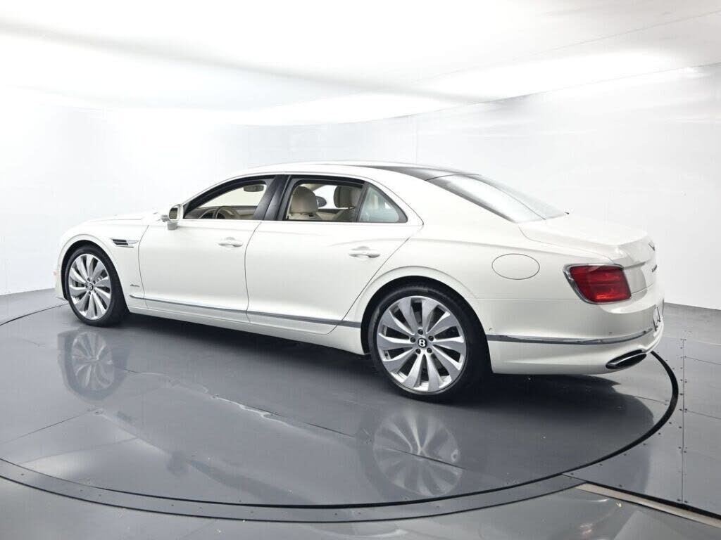 2026 Bentley Flying Spur Azure AWD photo 3