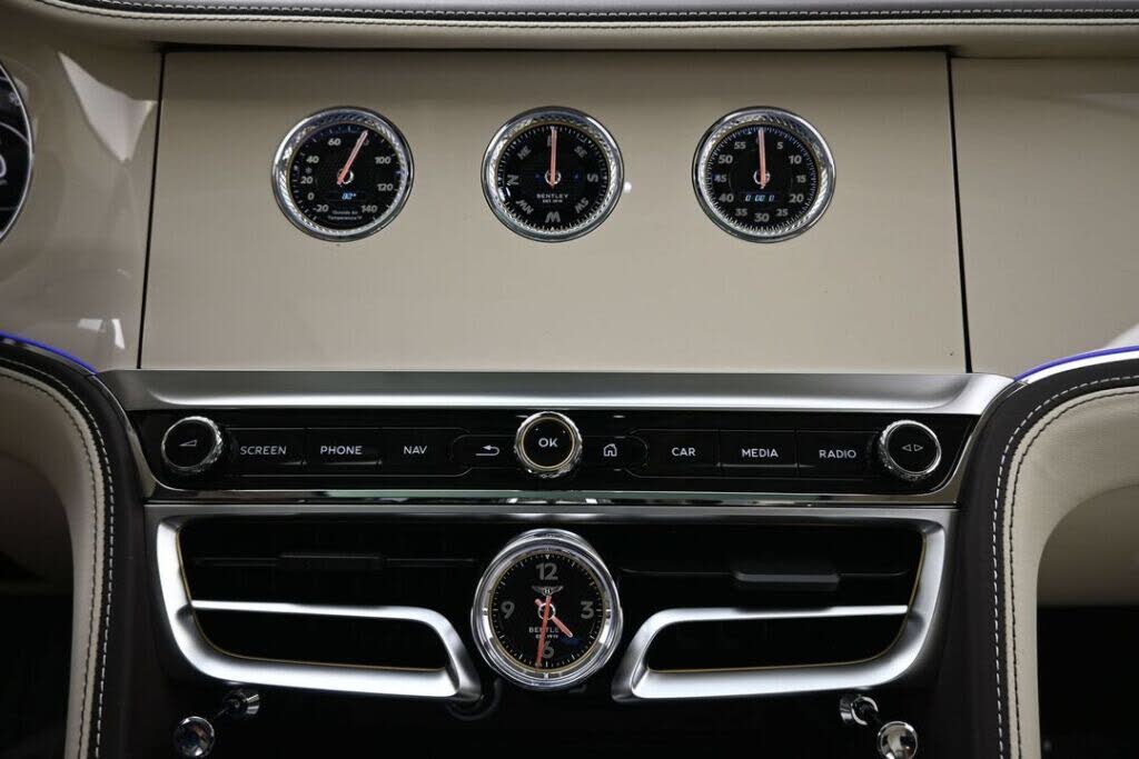 2026 Bentley Flying Spur Azure AWD photo 21
