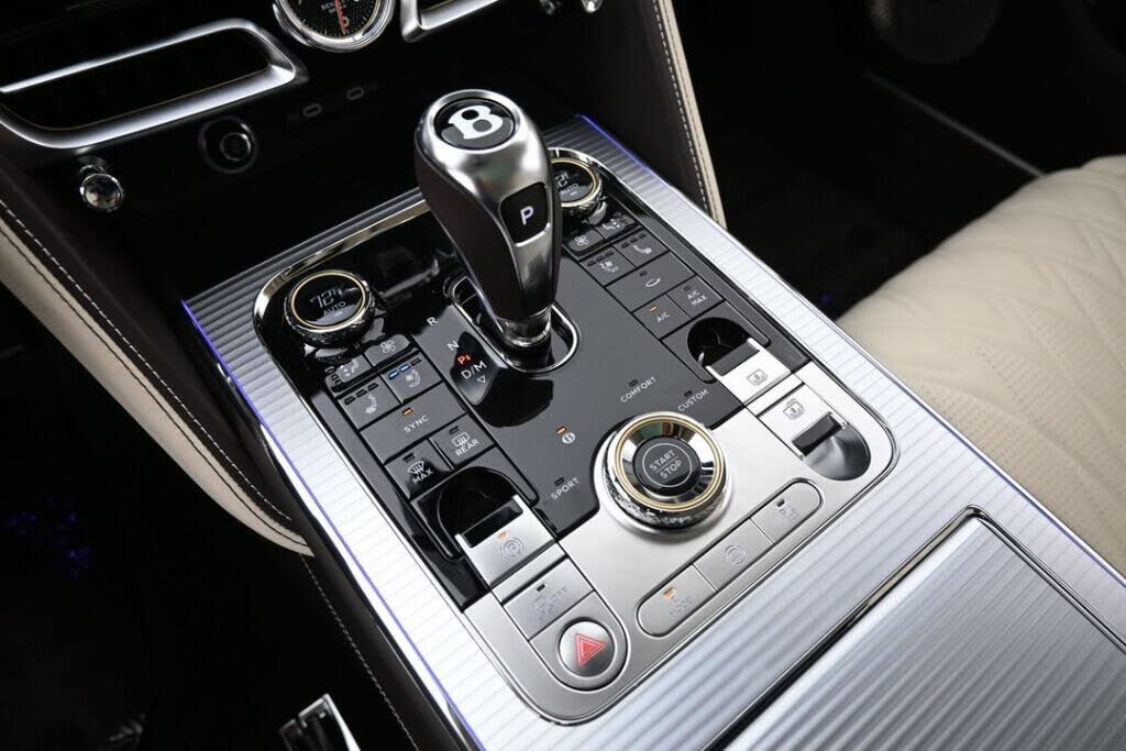 2026 Bentley Flying Spur Azure AWD photo 24
