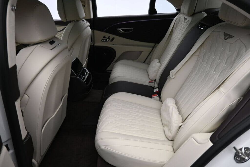 2026 Bentley Flying Spur Azure AWD photo 8