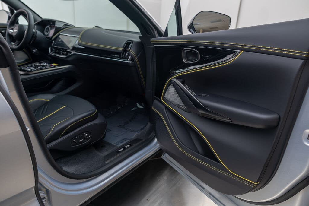 2026 Aston Martin DBX S AWD photo 19