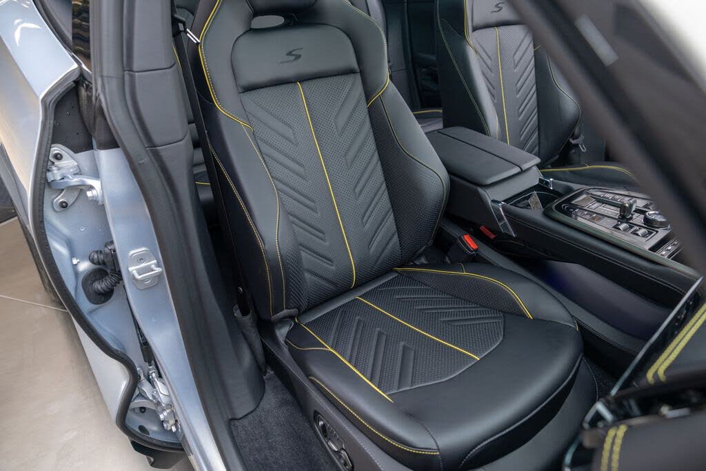 2026 Aston Martin DBX S AWD photo 20