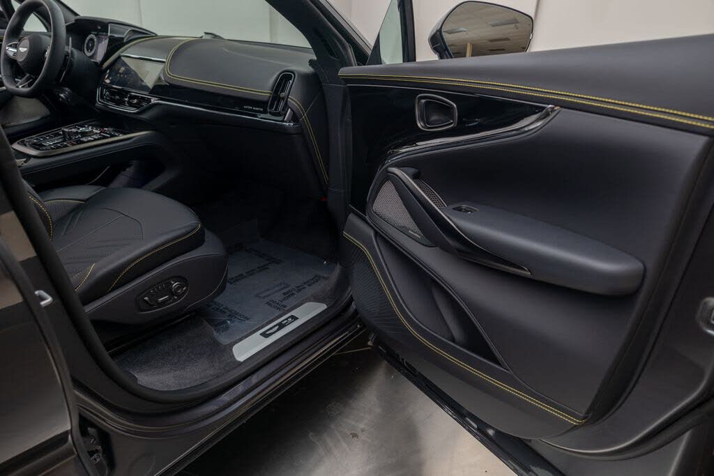 2026 Aston Martin DBX S AWD photo 19