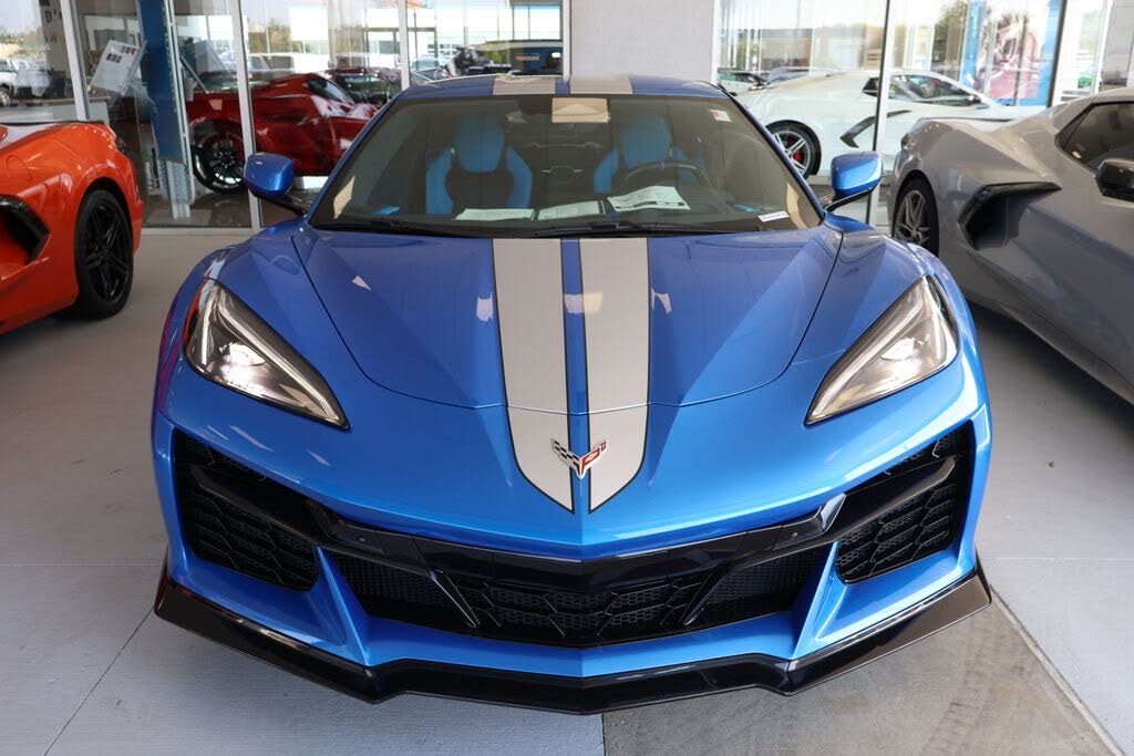 2025 Chevrolet Corvette Z06 3LZ Coupe RWD photo 2