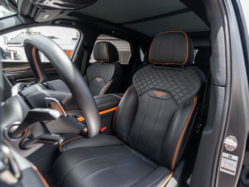2025 Bentley Bentayga V8 AWD photo 16