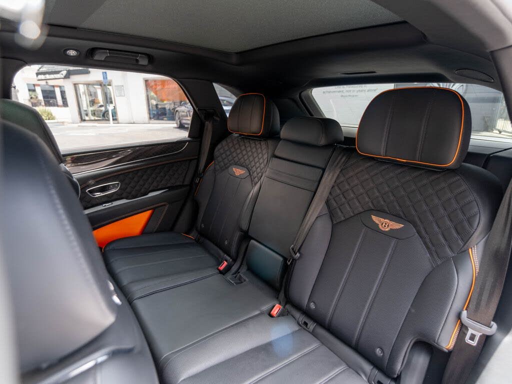 2025 Bentley Bentayga V8 AWD photo 19
