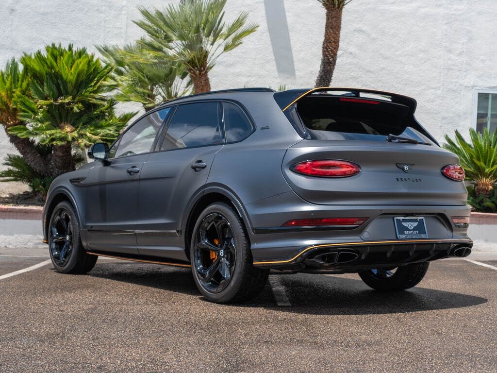 2025 Bentley Bentayga V8 AWD photo 3