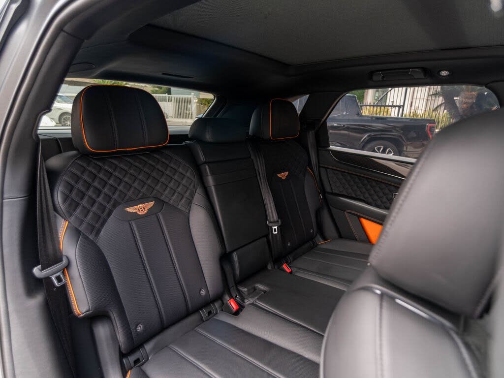 2025 Bentley Bentayga V8 AWD photo 22