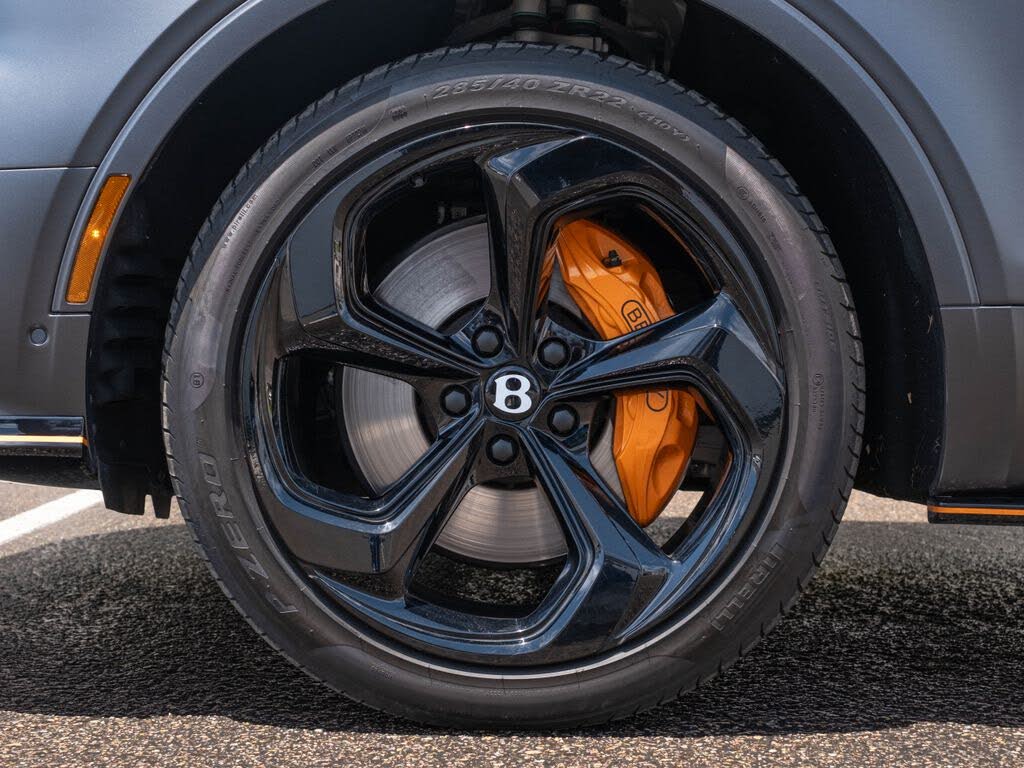 2025 Bentley Bentayga V8 AWD photo 6
