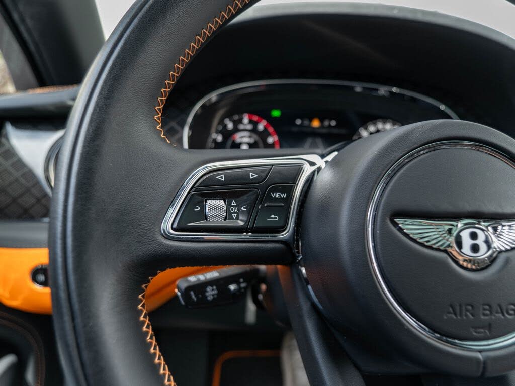 2025 Bentley Bentayga V8 AWD photo 8