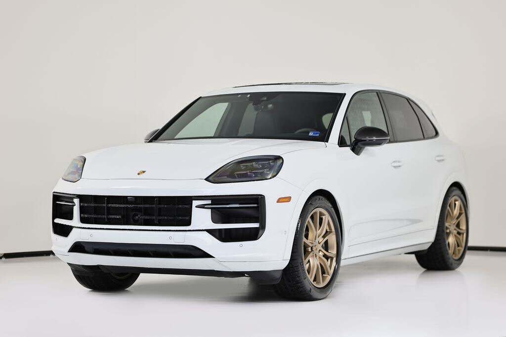 2025 Porsche Cayenne GTS AWD