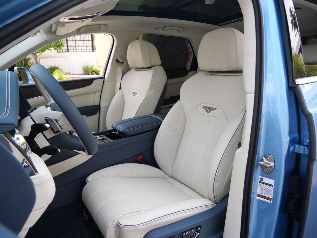 2026 Bentley Bentayga V8 AWD photo 16