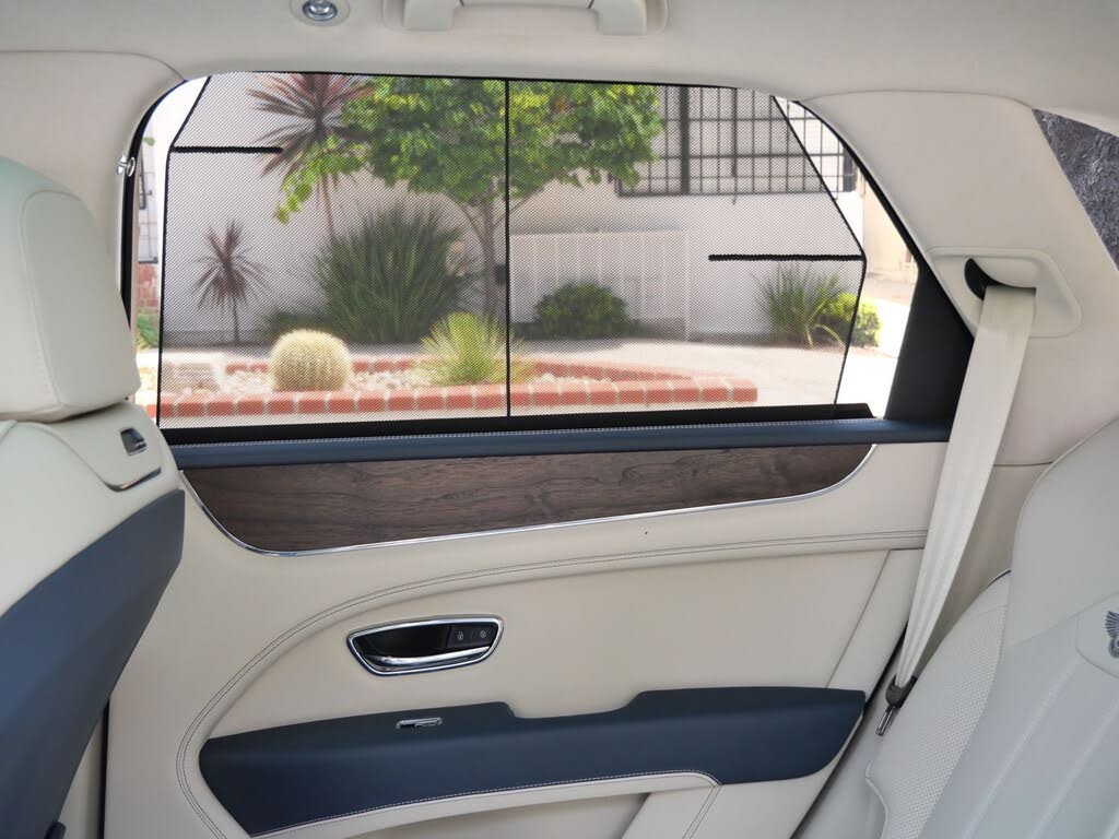 2026 Bentley Bentayga V8 AWD photo 18