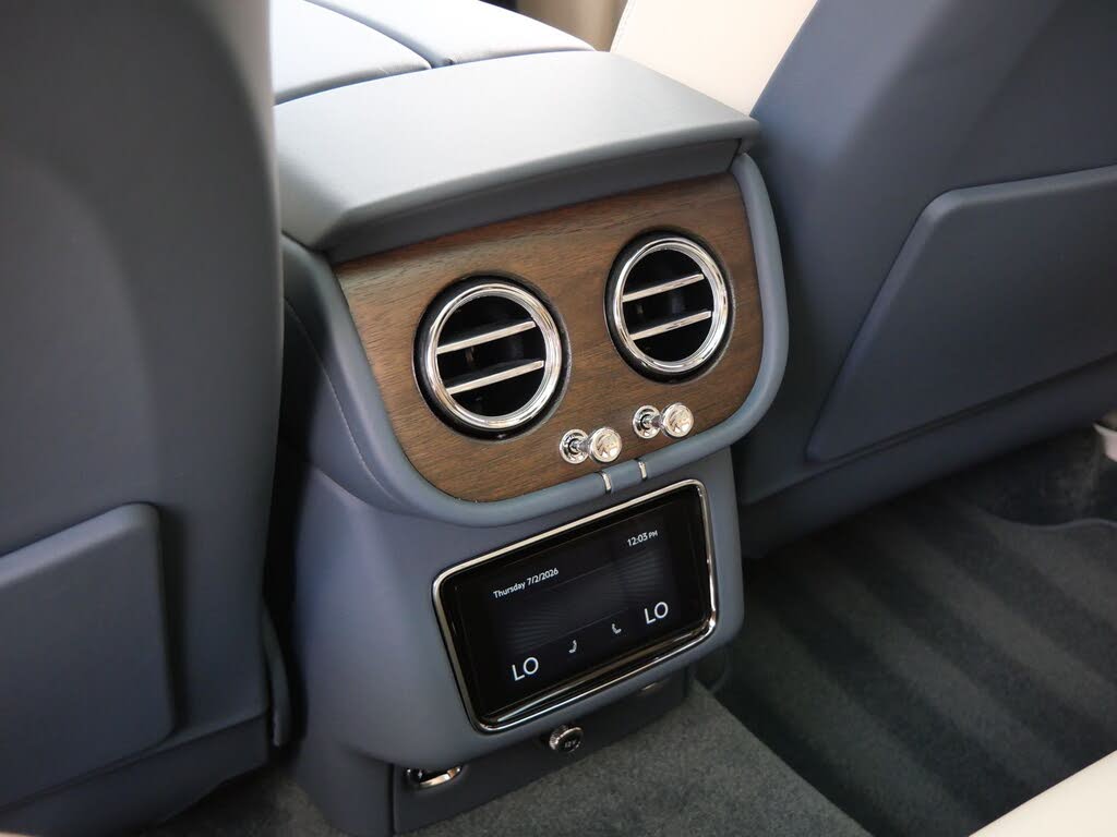 2026 Bentley Bentayga V8 AWD photo 22