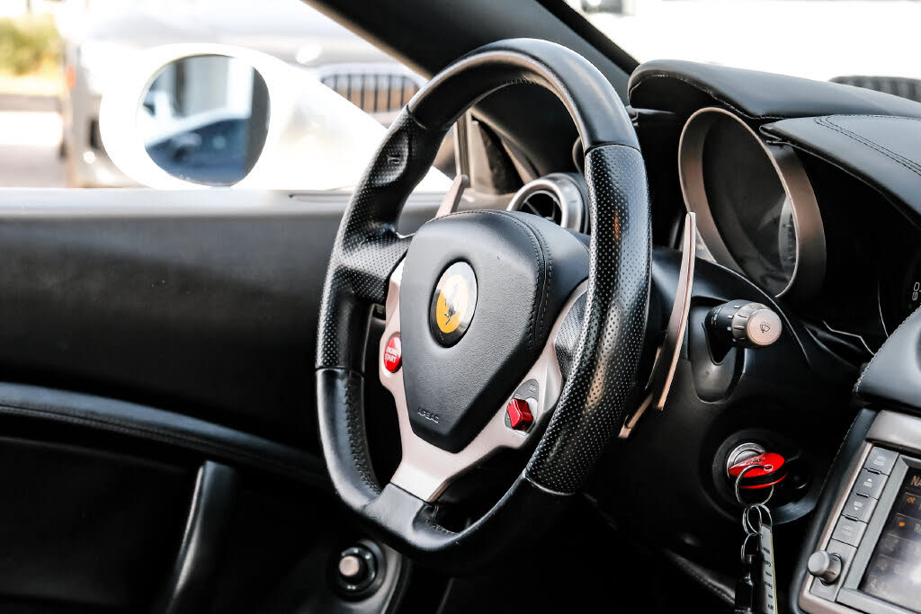 2014 Ferrari California Roadster photo 12