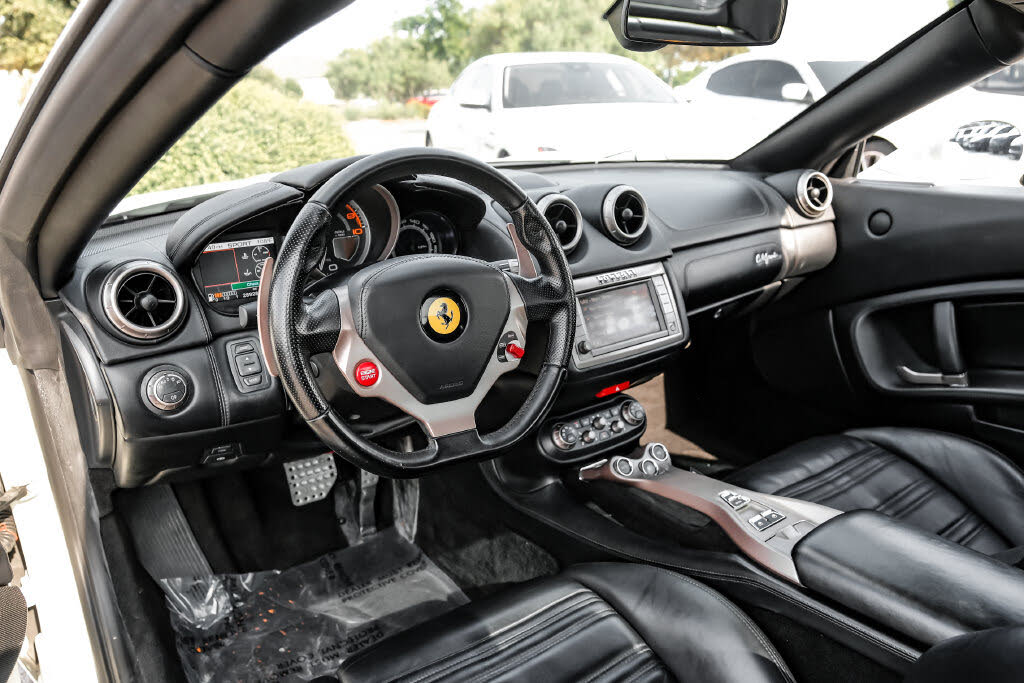 2014 Ferrari California Roadster photo 13