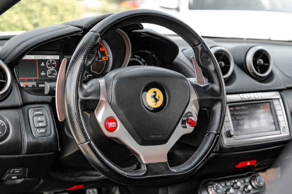 2014 Ferrari California Roadster photo 14