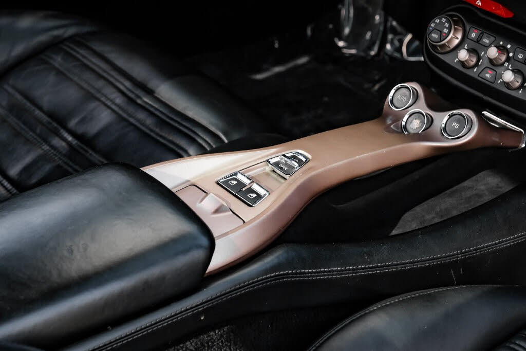 2014 Ferrari California Roadster photo 23