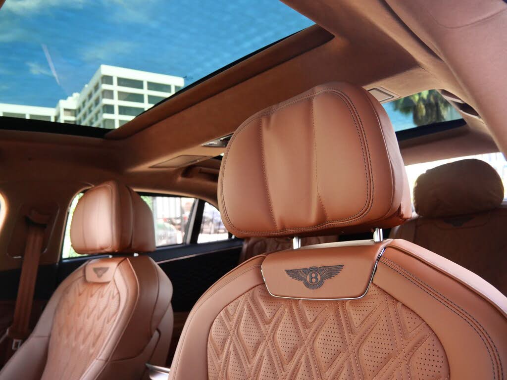 2026 Bentley Flying Spur Azure AWD photo 18