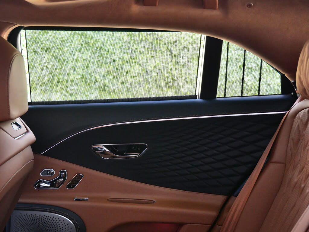 2026 Bentley Flying Spur Azure AWD photo 20