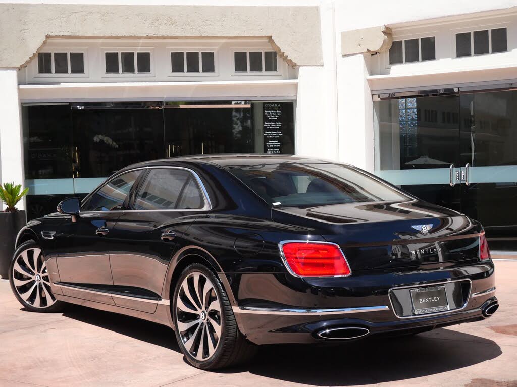 2026 Bentley Flying Spur Azure AWD photo 3