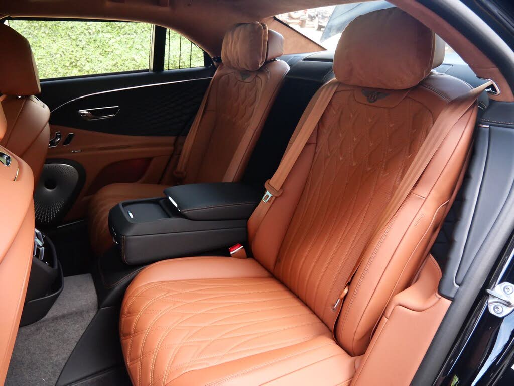 2026 Bentley Flying Spur Azure AWD photo 23