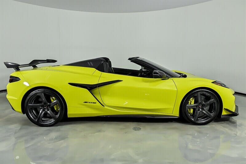 2024 Chevrolet Corvette Z06 3LZ Convertible RWD photo 11