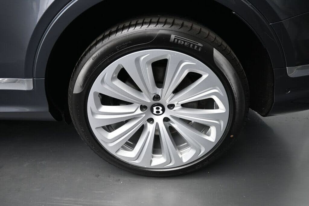 2026 Bentley Bentayga Azure V8 AWD photo 17