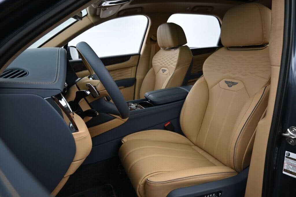 2026 Bentley Bentayga Azure V8 AWD photo 18
