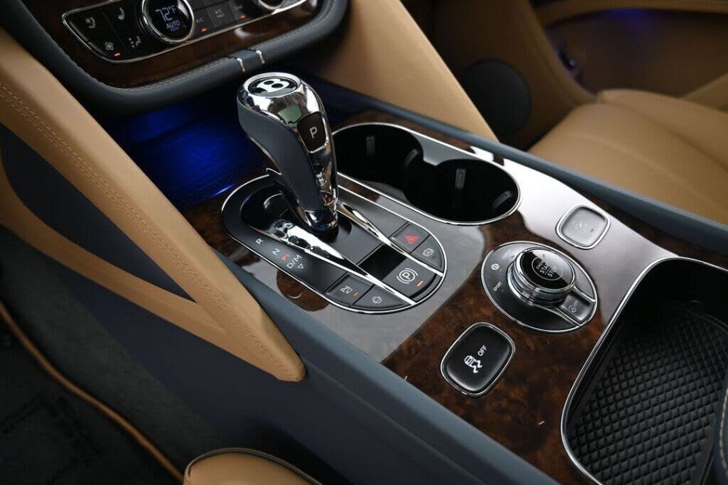 2026 Bentley Bentayga Azure V8 AWD photo 20