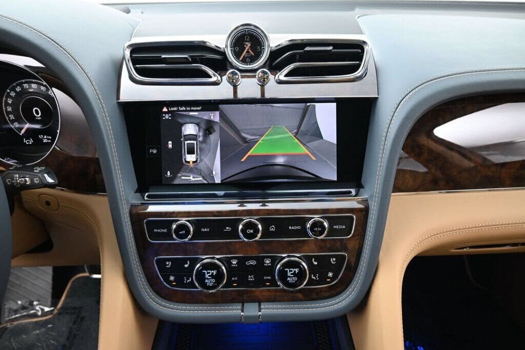 2026 Bentley Bentayga Azure V8 AWD photo 22