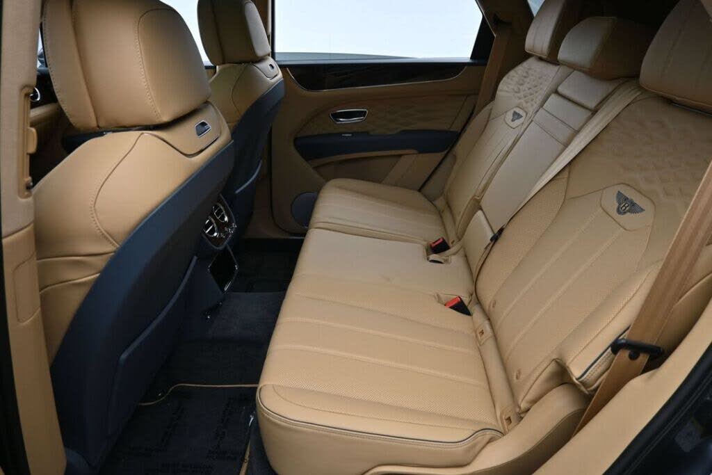 2026 Bentley Bentayga Azure V8 AWD photo 8