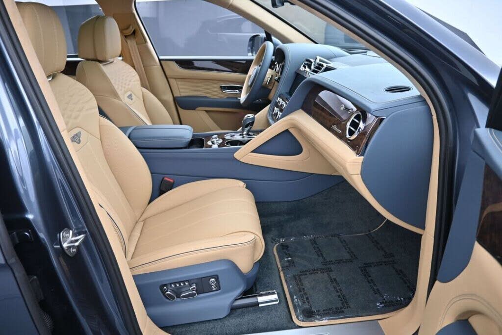 2026 Bentley Bentayga Azure V8 AWD photo 9
