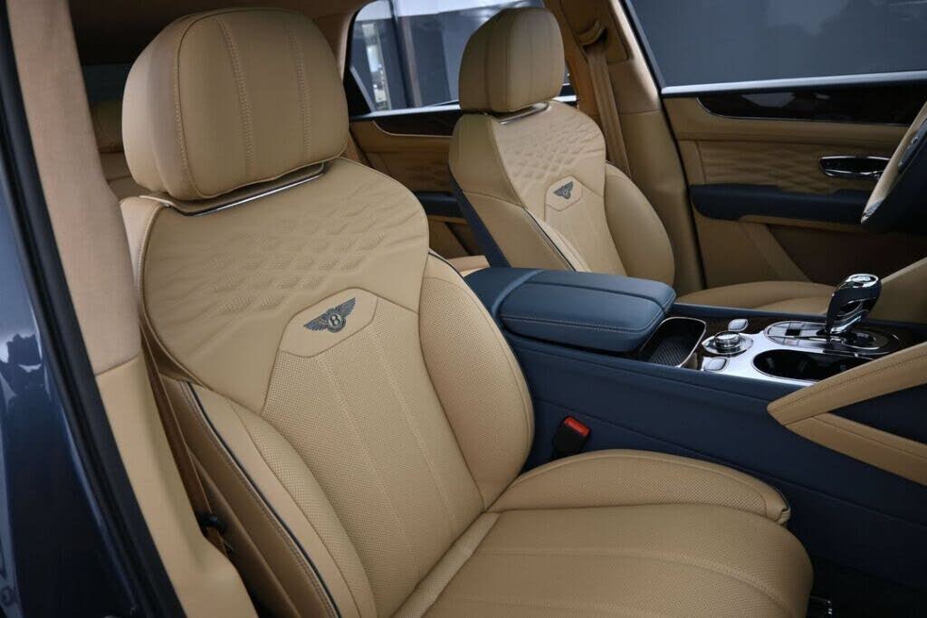 2026 Bentley Bentayga Azure V8 AWD photo 10