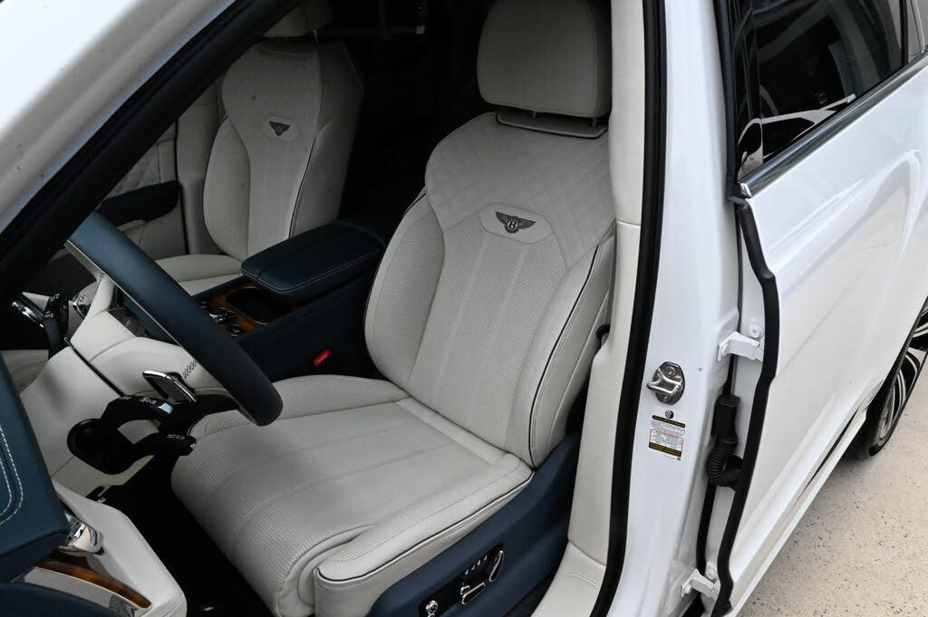 2023 Bentley Bentayga Azure V8 AWD photo 19