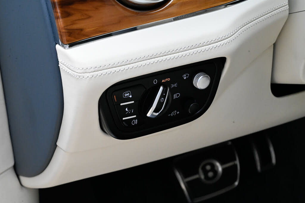 2023 Bentley Bentayga Azure V8 AWD photo 22