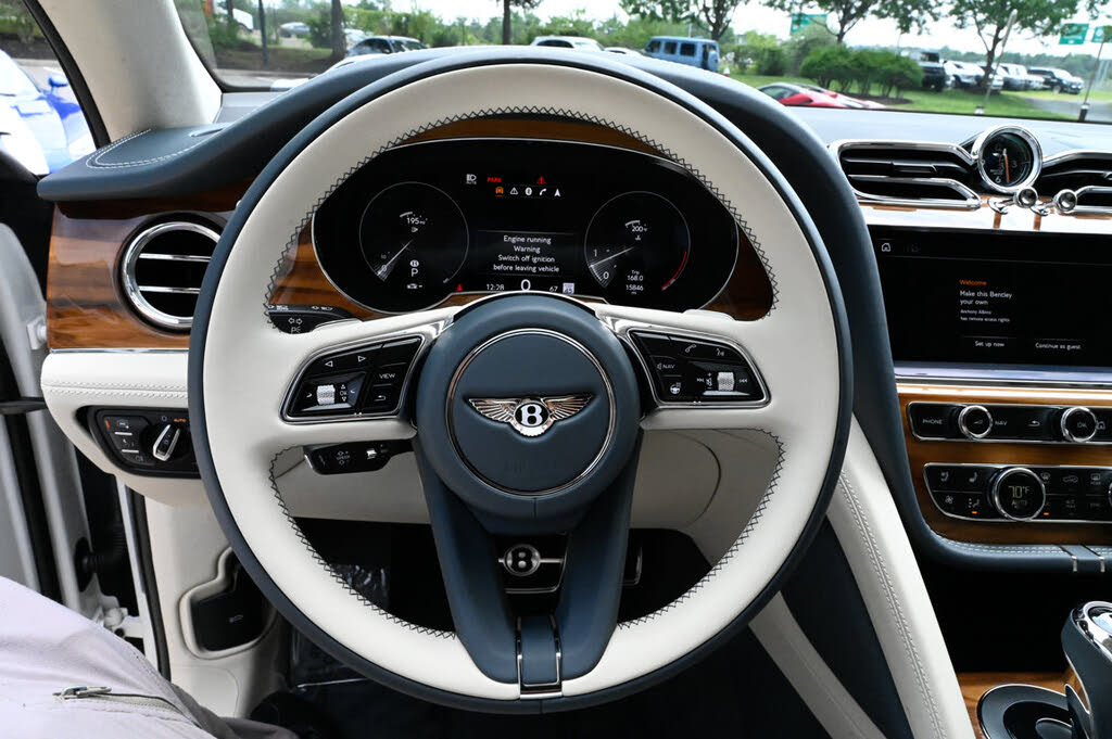 2023 Bentley Bentayga Azure V8 AWD photo 23