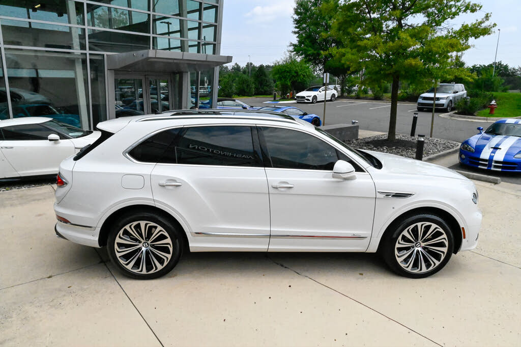2023 Bentley Bentayga Azure V8 AWD photo 4