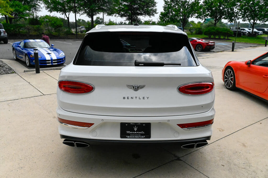 2023 Bentley Bentayga Azure V8 AWD photo 6
