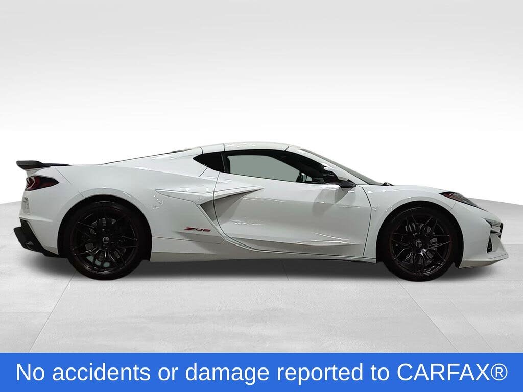 2025 Chevrolet Corvette Z06 1LZ Coupe RWD photo 2