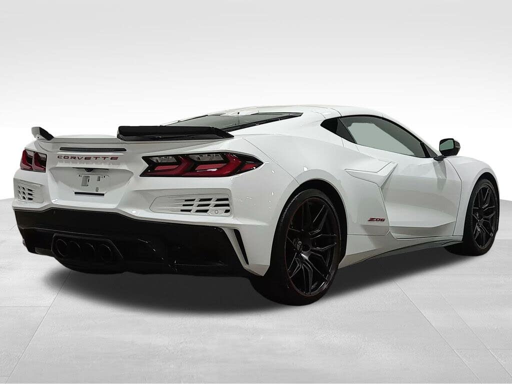 2025 Chevrolet Corvette Z06 1LZ Coupe RWD photo 3